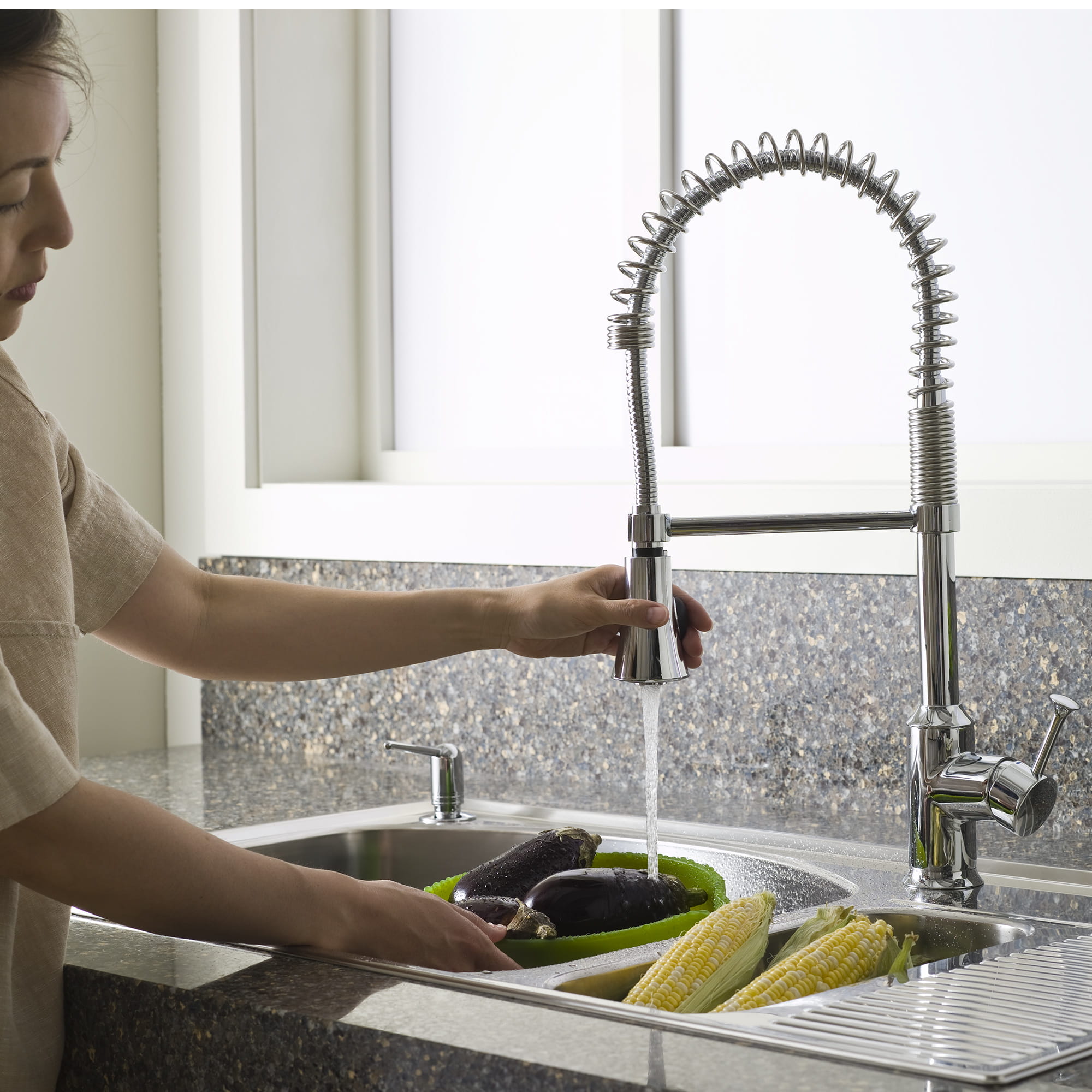 Pekoe® Single-Handle Semi-Pro Dual-Spray Kitchen Faucet 2.2 gpm/8.3 L/min